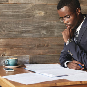Business Contracts: 9 Reasons to Hire a Lawyer